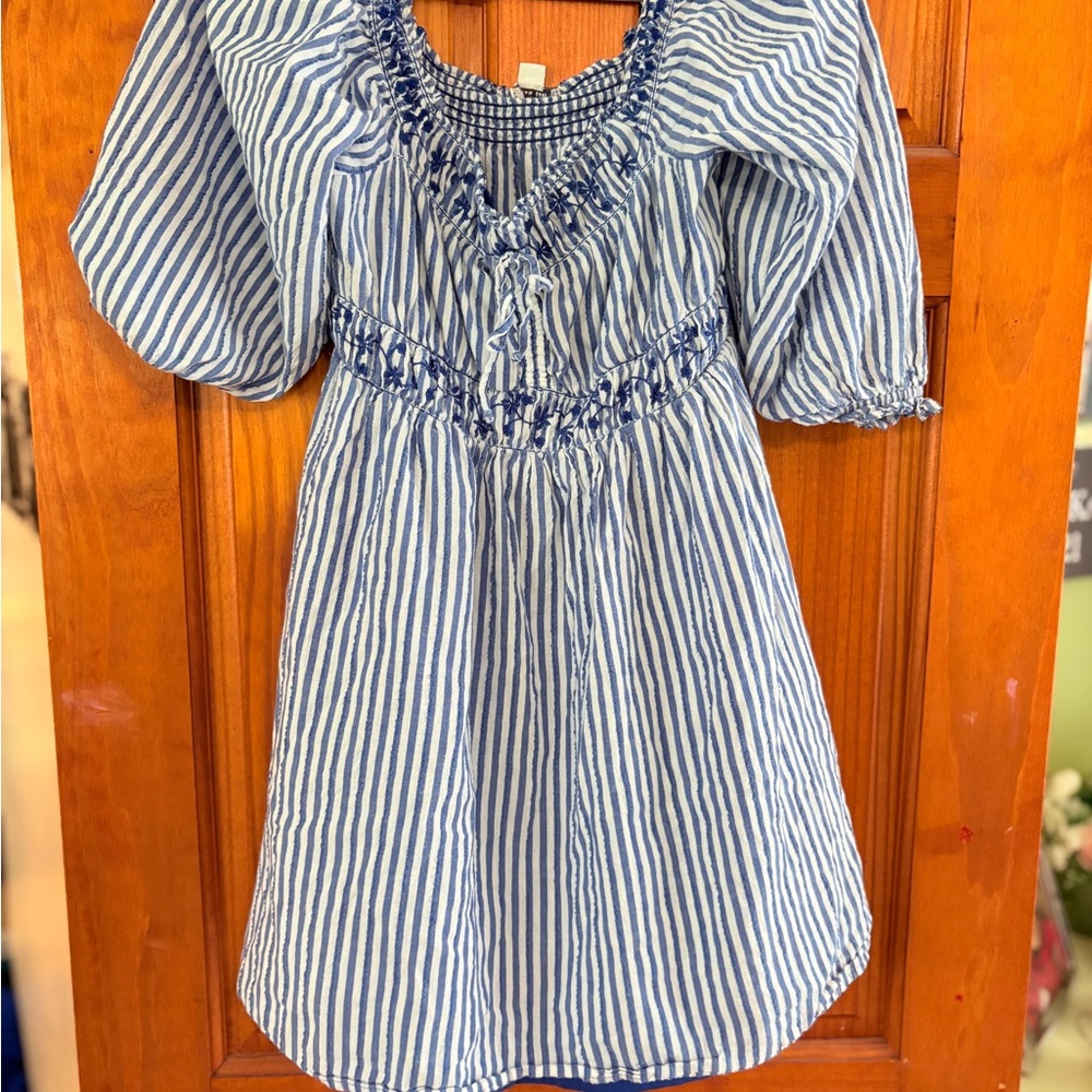 American Eagle Outfitters Blue and White Off-the-Shoulder Sundress